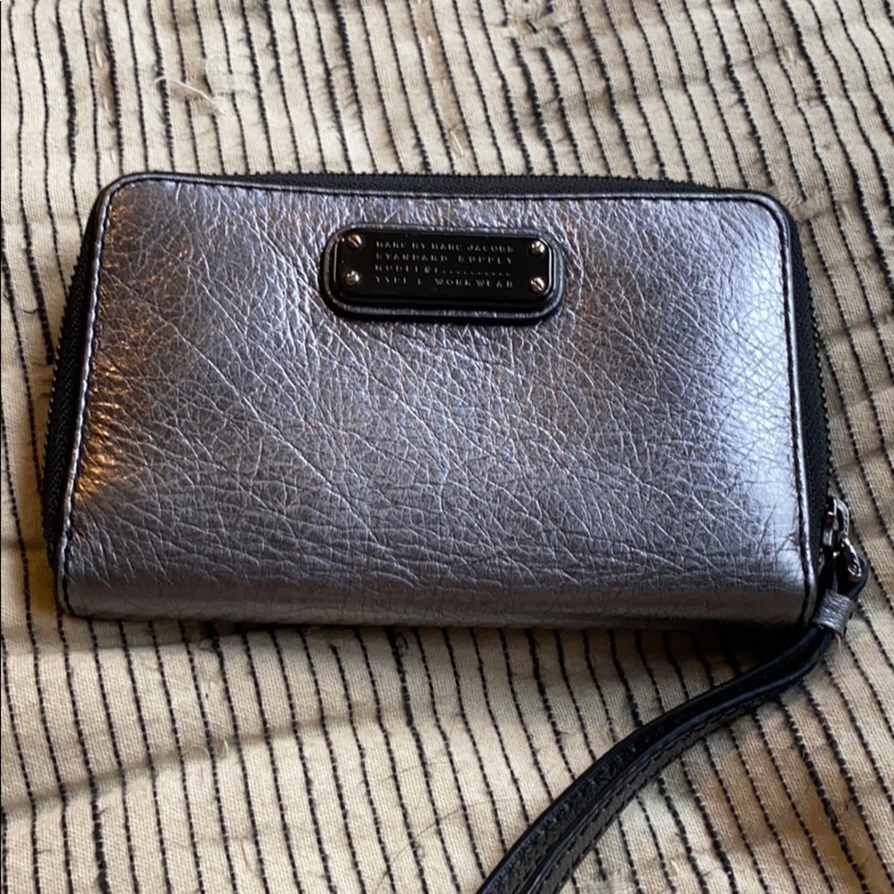 Marc by Marc Jacobs Q wingman wallet